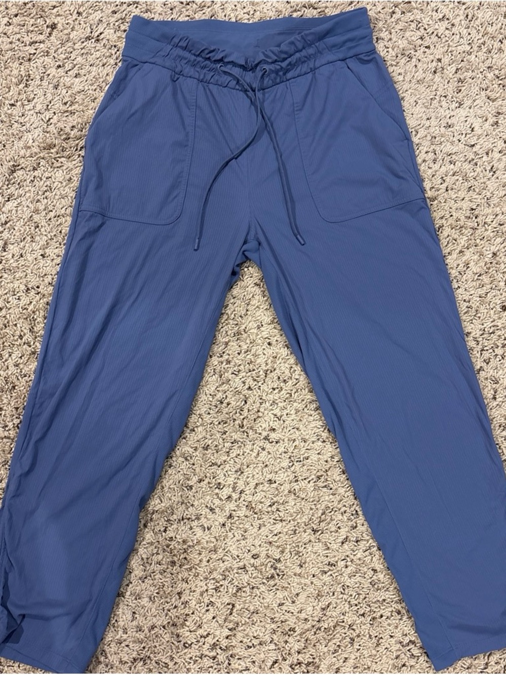 Lululemon “Beyond the Studio” Crop Sz. 8 EUC